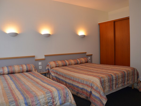 An image labelled Photo de toute la chambre