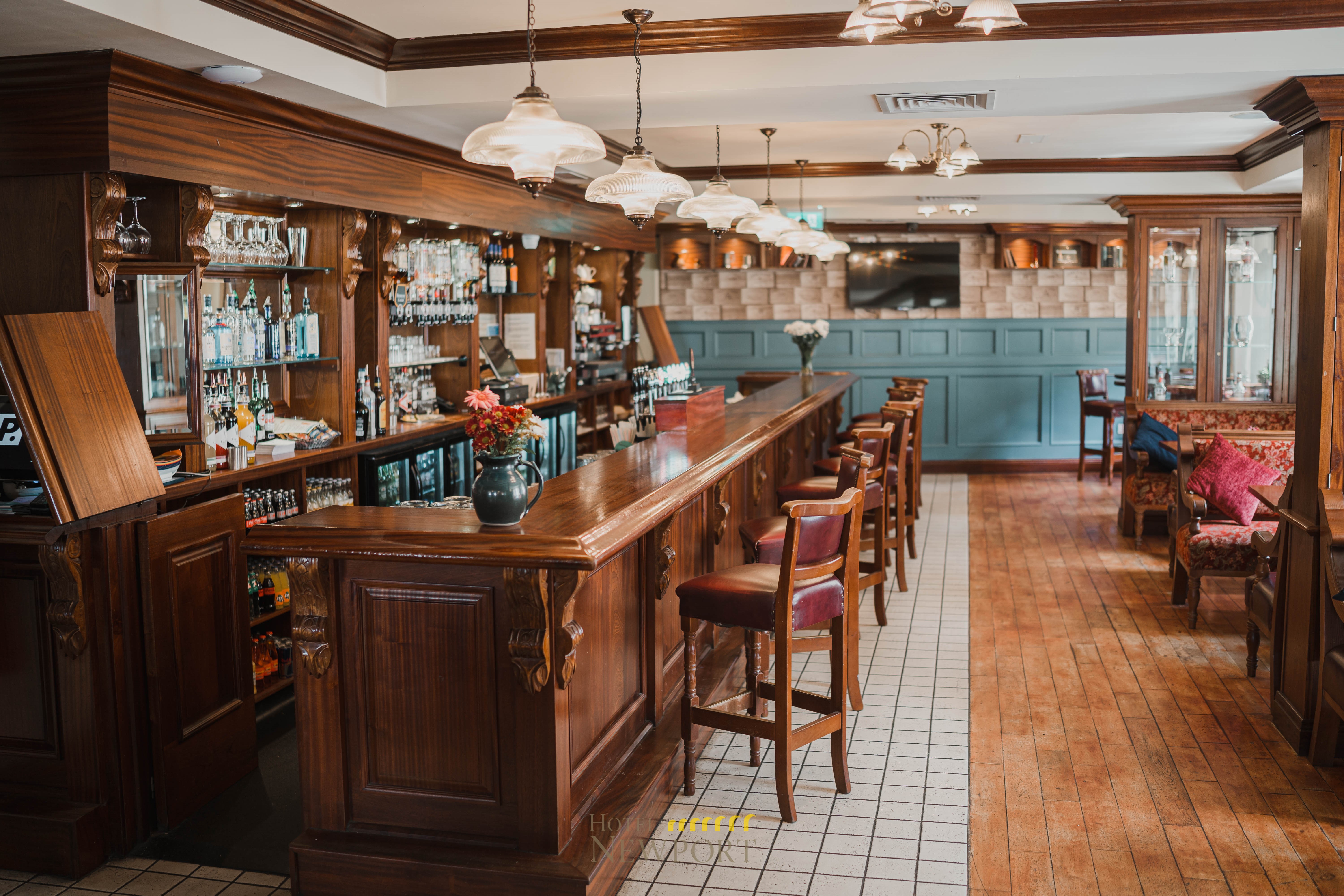 An image labelled Lounge or bar