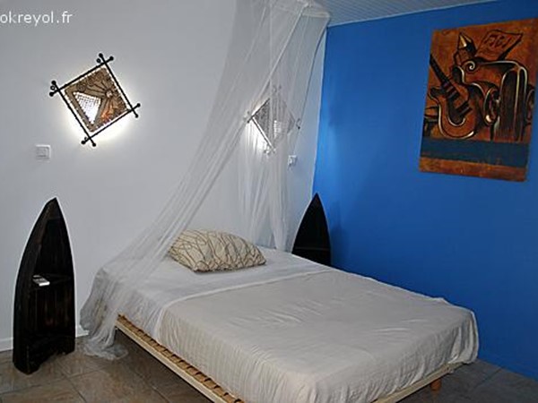 An image labelled Photo de toute la chambre