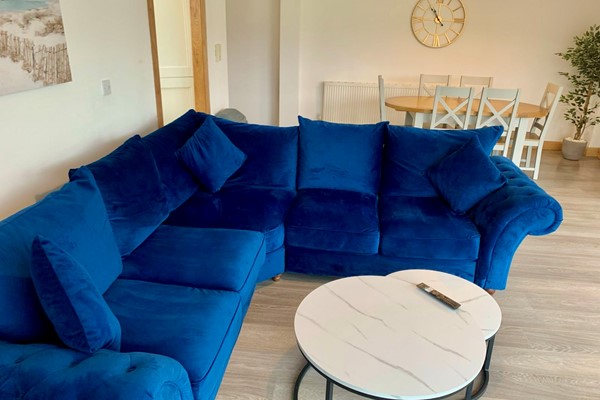 An image labelled       Apartment