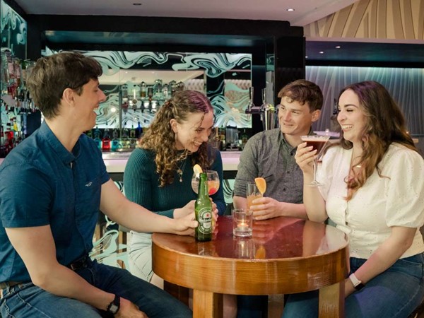An image labelled Bar ou lounge