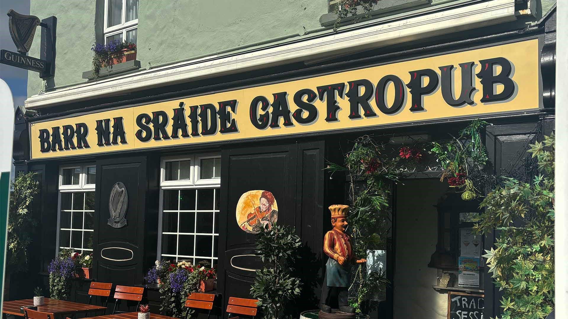 An image labelled Lounge or bar