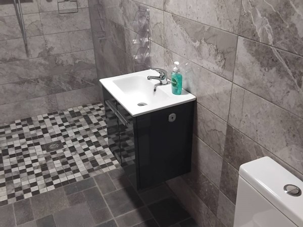 An image labelled Bathroom