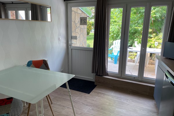 An image labelled Studio 2 personnes