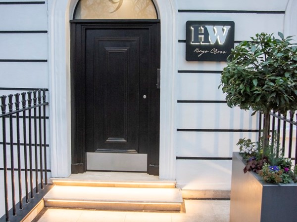 An image labelled Facade/entrance