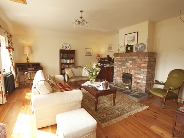 An image labelled Living room