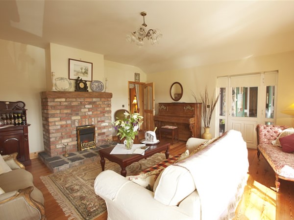 An image labelled Living room