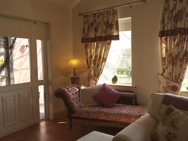 An image labelled Living room