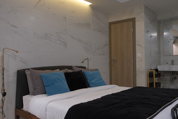 An image labelled Suite Deluxe