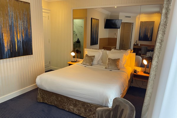 An image labelled Chambre Excellence Double/Twin