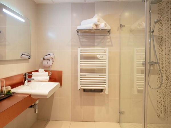 Hình ảnh có nhãn Bathroom