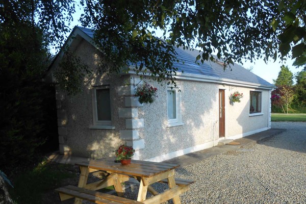 An image labelled Self Catering Cottage