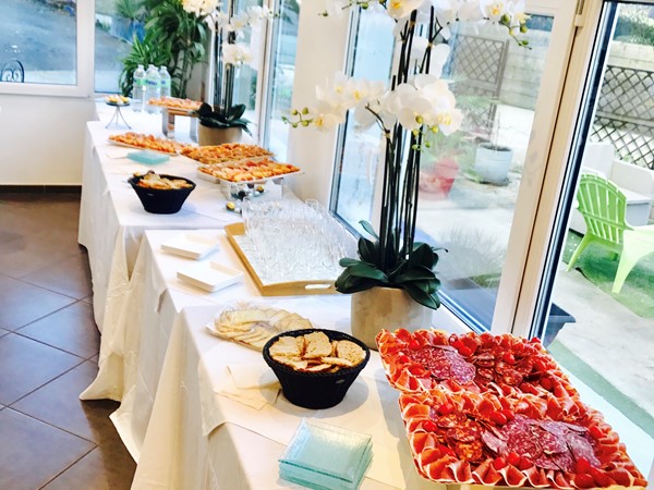 An image labelled Salle de réception