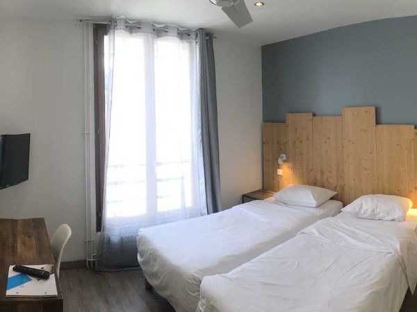 An image labelled Photo de toute la chambre