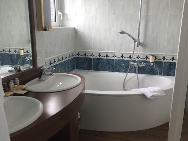 An image labelled Bathroom