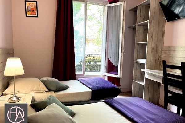 An image labelled Chambre Twin Standard