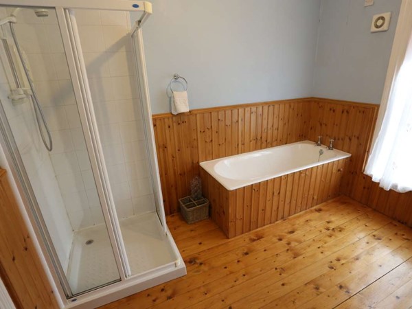 An image labelled Bathroom