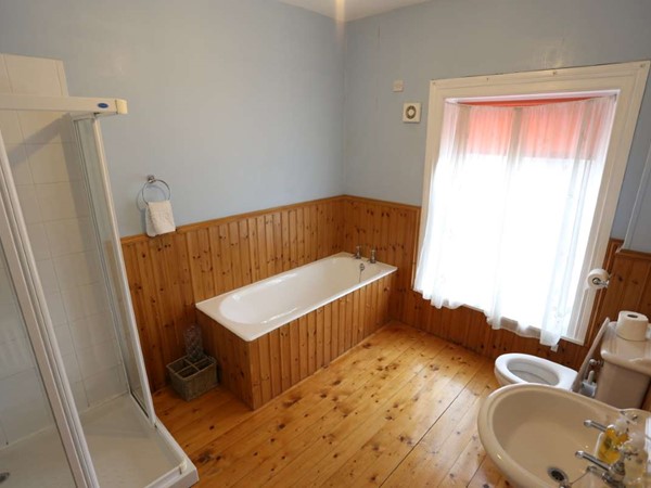An image labelled Bathroom
