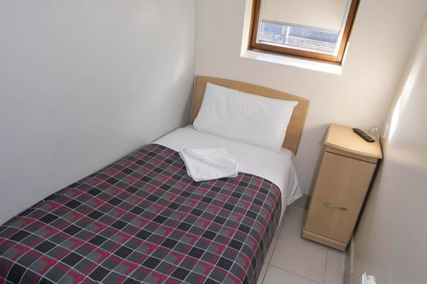 An image labelled Budget Single - 27 Argyle Square Room