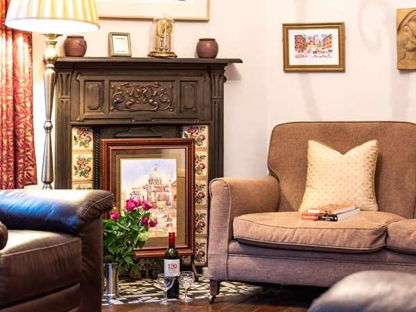 An image labelled Living room