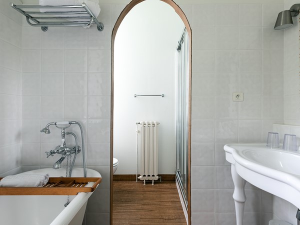 An image labelled Bathroom