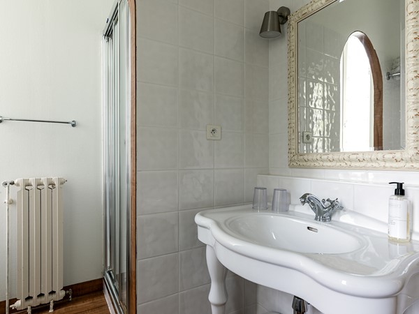 An image labelled Bathroom