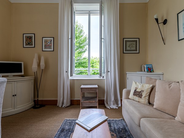An image labelled Living room