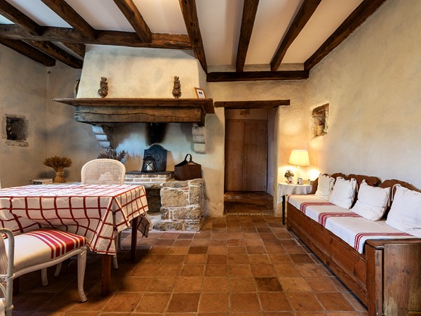 An image labelled Living room