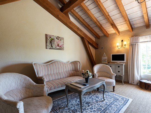 An image labelled Living room