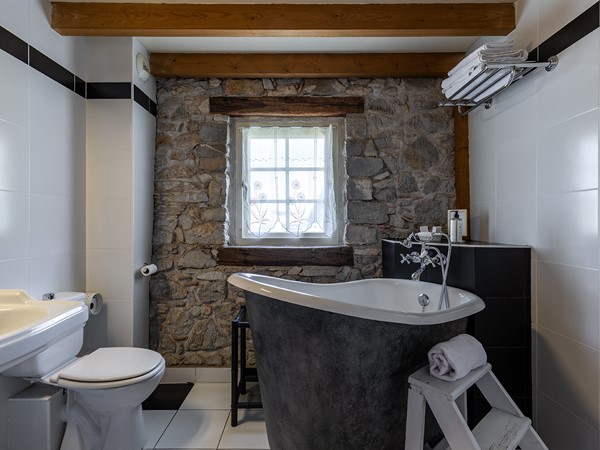 An image labelled Bathroom