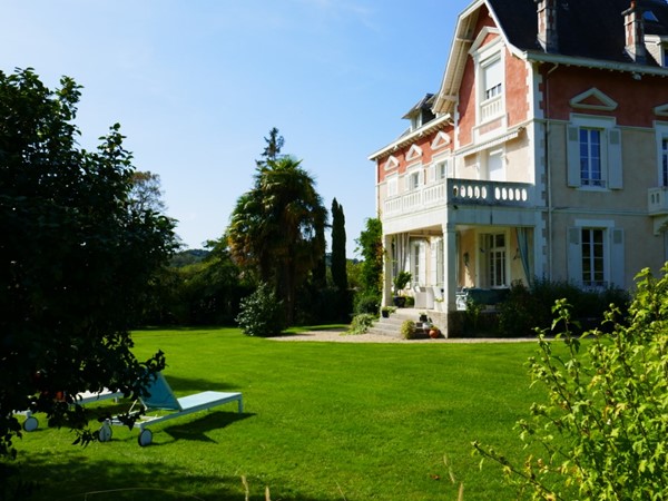 An image labelled Garden