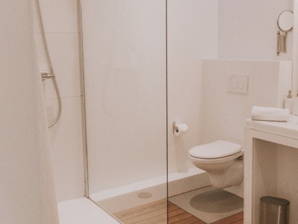 An image labelled Bathroom