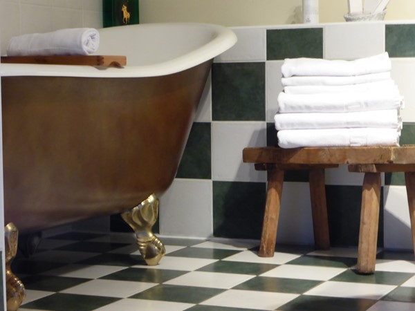 An image labelled Bathroom