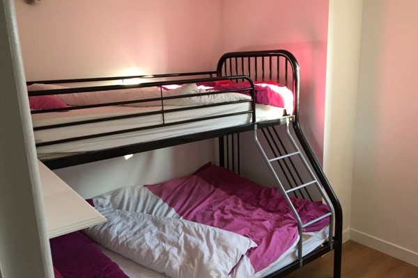 An image labelled 3 Singles & 1 Double (Sleeps 5) Room