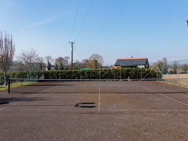 An image labelled Tennis court