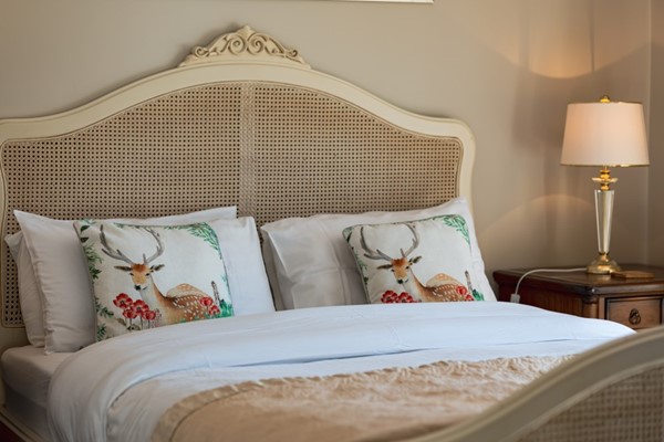 An image labelled Self Catering Bungalow