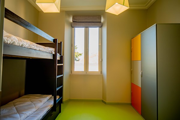 An image labelled Lit Simple Chambre Mixte 2 Personnes