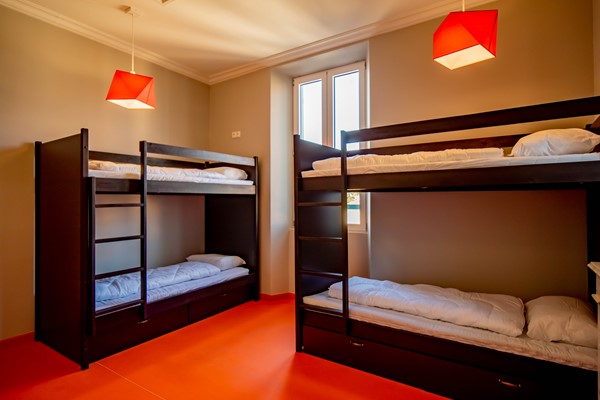 An image labelled Lit Simple Chambre Mixte 6 Personnes