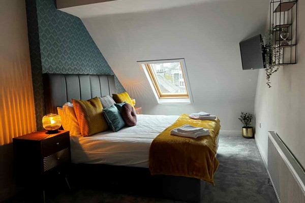 An image labelled Quad Quad Room