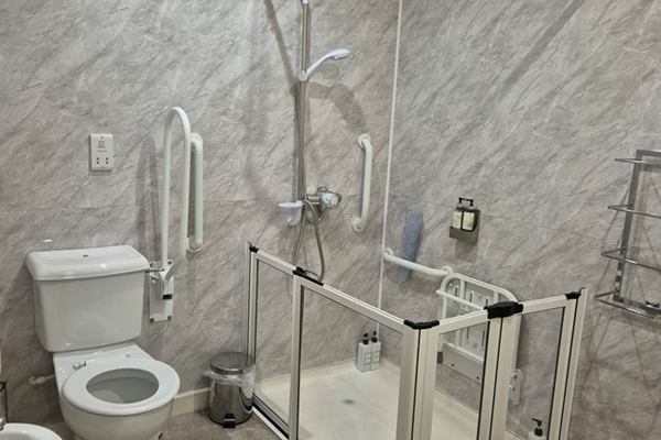 An image labelled Disabled/Accessible Room Room