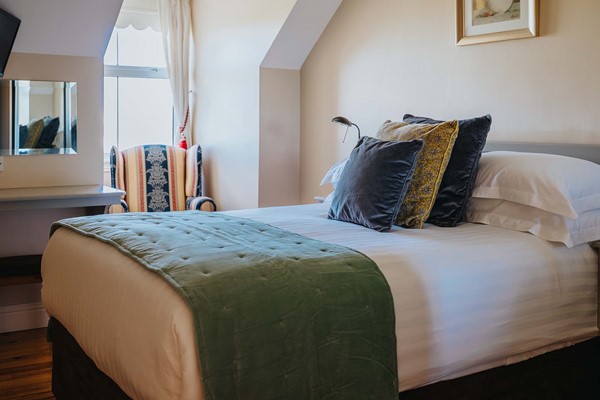 An image labelled Twin Room