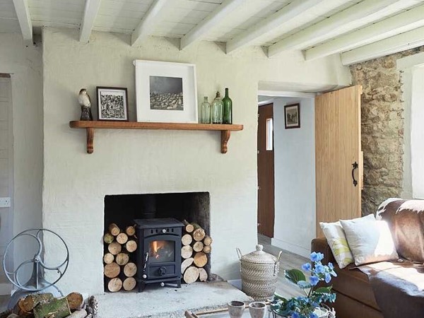 An image labelled Living room