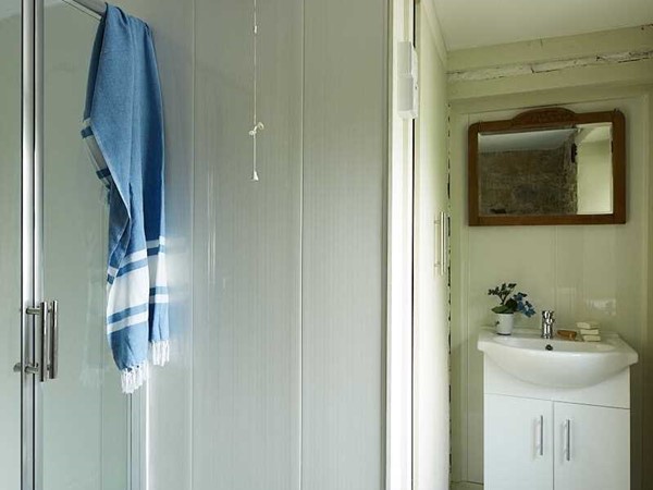 An image labelled Bathroom