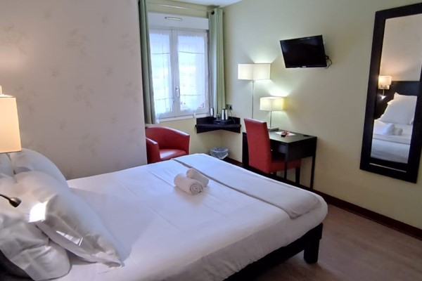 An image labelled Double Standard  Room