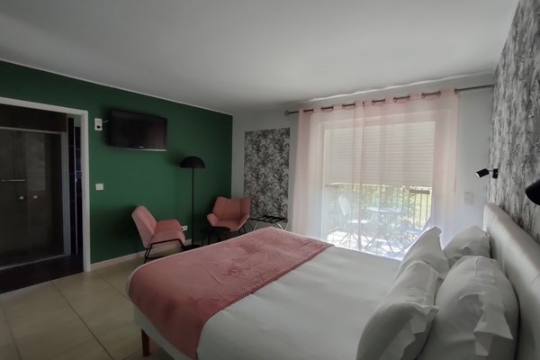 An image labelled Chambre Double Premium