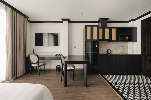 An image labelled Superior Suite - 16/14B Ly Nam De Str Room