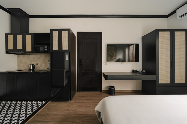 An image labelled Standard Suite - 16/14B Ly Nam De Str Room