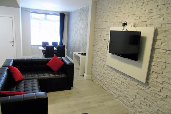 An image labelled Town Centre 2 Bedroom Apartment for 4 Apartment