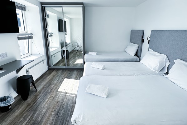 An image labelled En-Suite Family Room in 20 Harbour Row  House