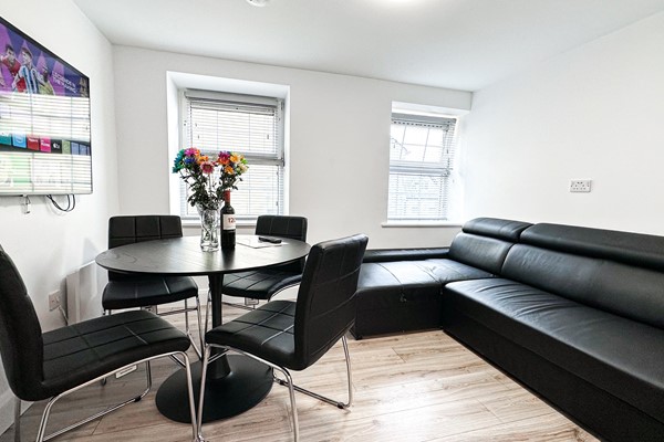 An image labelled Town Centre 3 Bedroom Apartment for 6 Apartment